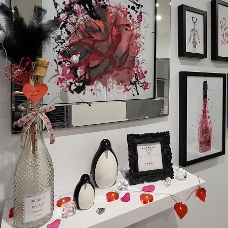 Prosecco Palace * York