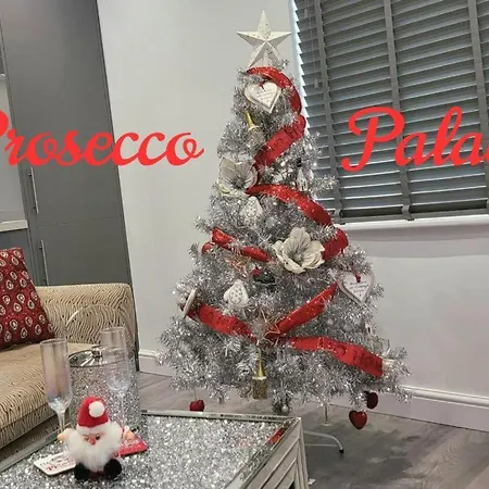 Prosecco Palace * York