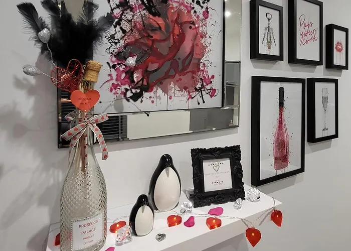 Prosecco Palace * York