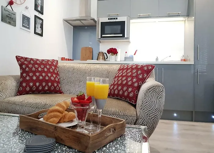 Prosecco Palace * يورك